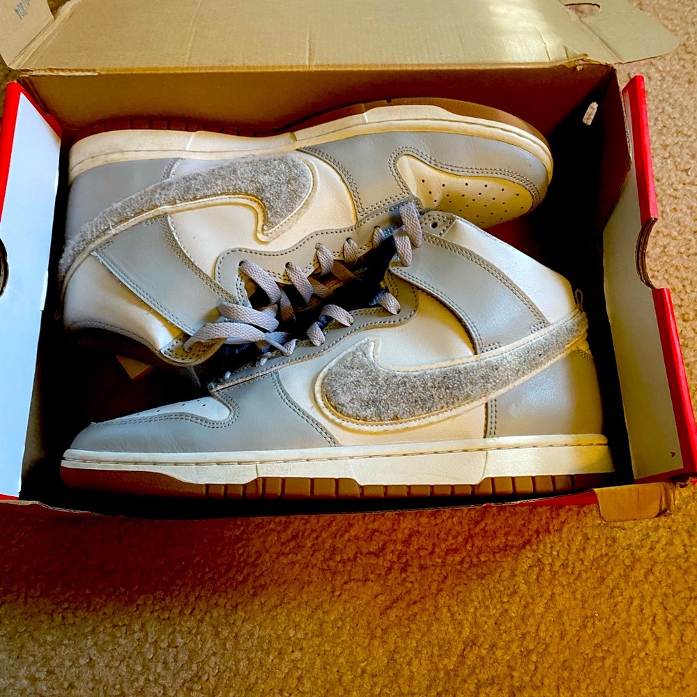 Nike dunk retro size 11.5 in box slightly worn